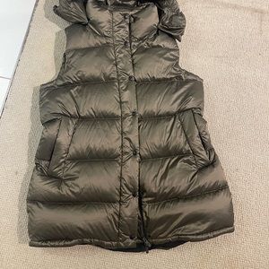 Lululemon long bronze vest.